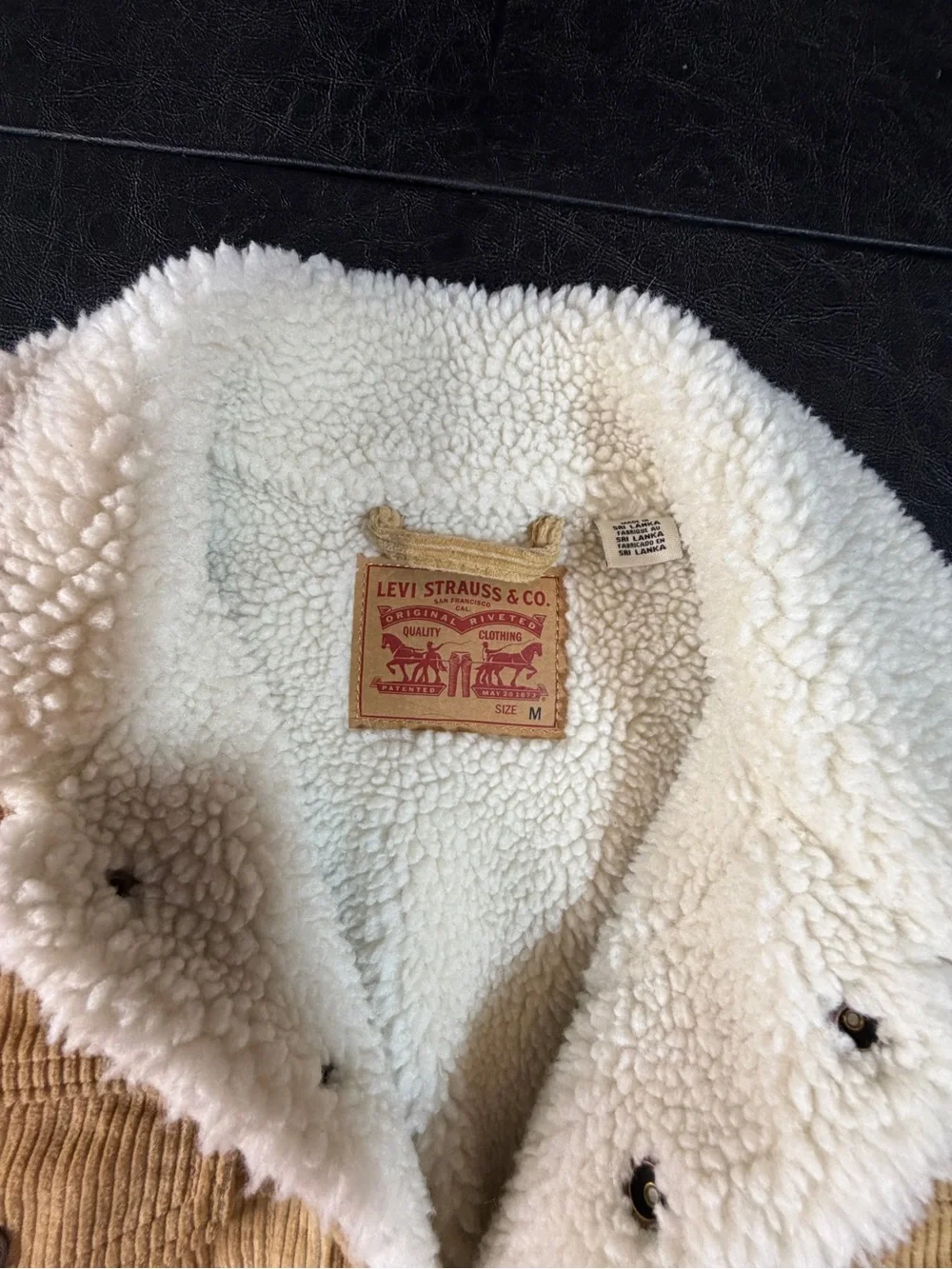Levi’s Sherpa Lined Corduroy Trucker Jacket Tan/Camel Size M